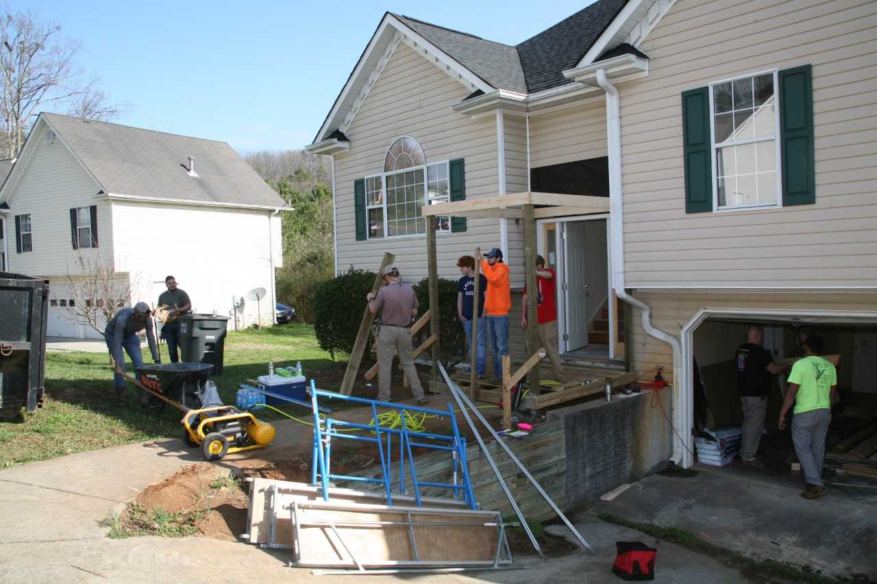 GNTC Construction Management Students  Lend a Hand to Habitat for Humanity