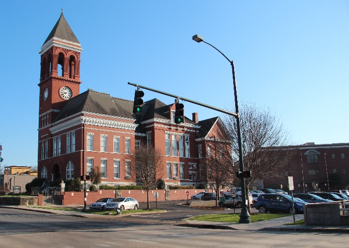 Floyd Commissioners Call Special Meeting to Tackle Historic Courthouse Expenses